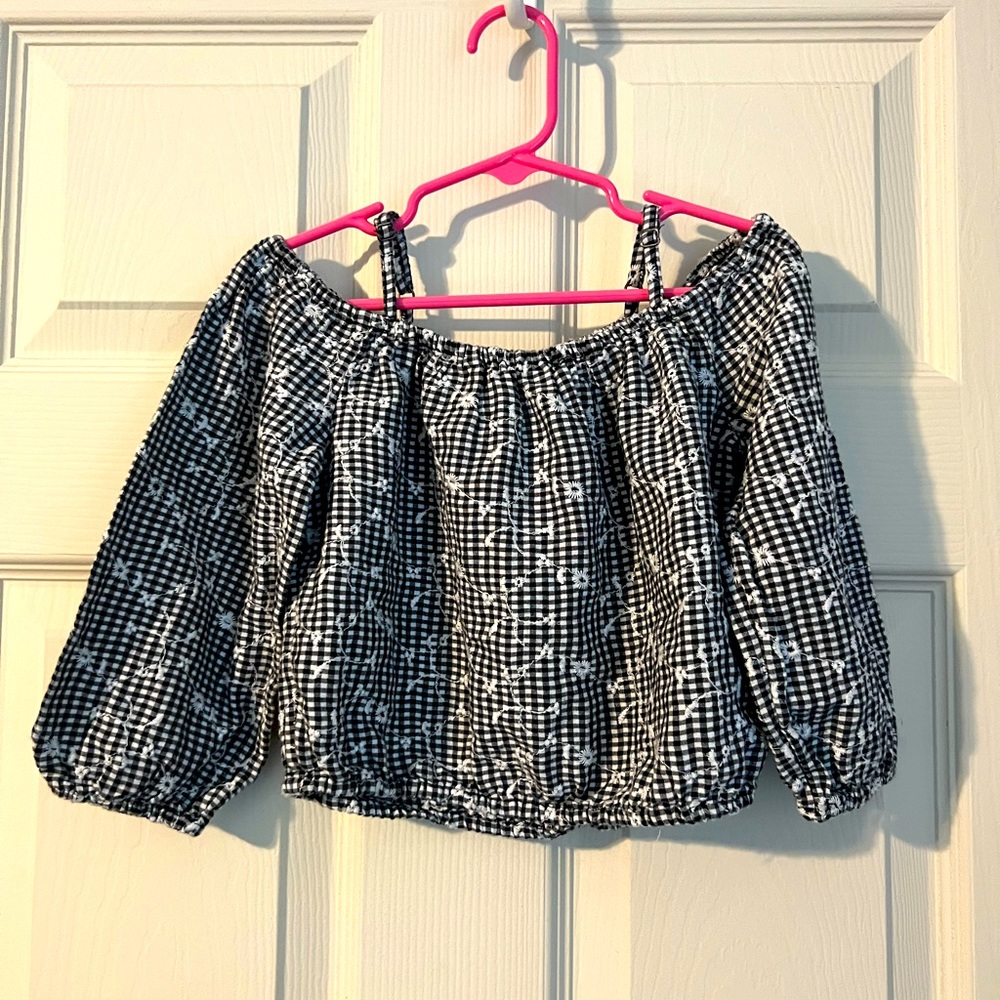Forever 21 girl 5/6 black with white foral off shoulder cropped top